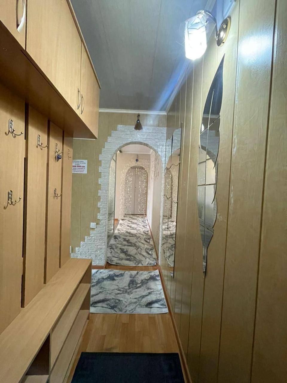 3-Х Комнатная Квартира В 5 Микр 104 Серии 4/4 Bishkek Exterior photo